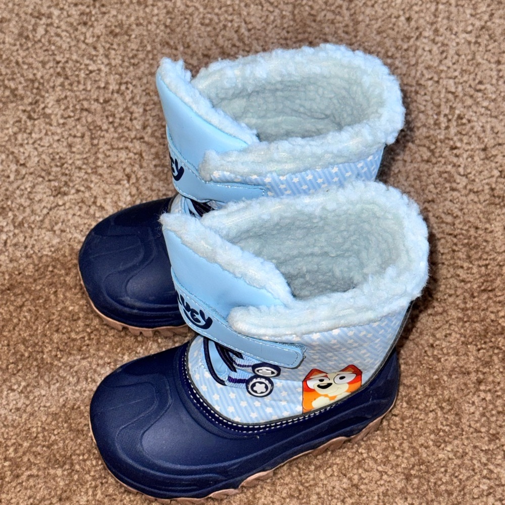 Bluey Light Blue and Navy Kids Snow Boots